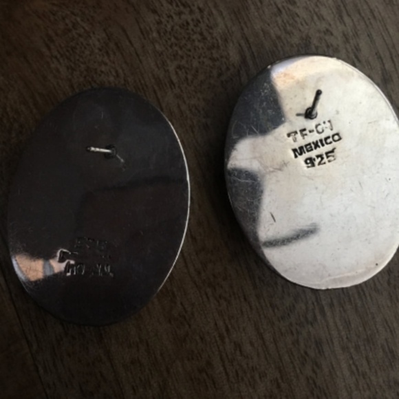 Mexican MODERN Oval, Onyx, and SS Earrings - Picture 3 of 3